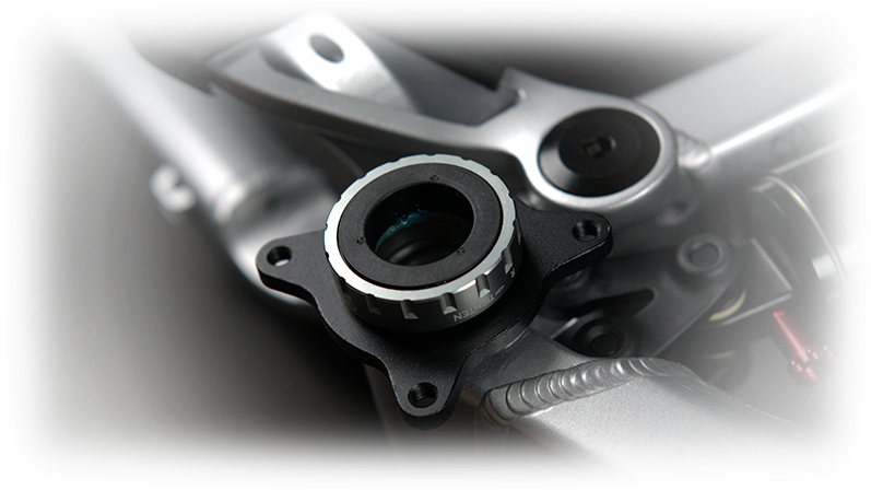 Screw-in bottom bracket with ISCG adapter