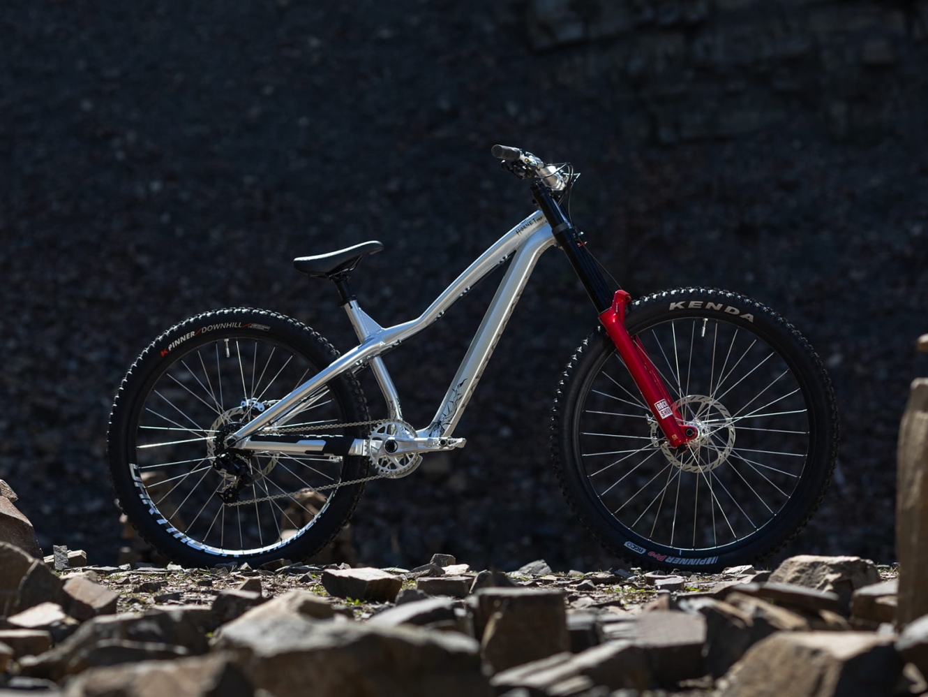 Banan's new Hornet Pro bikecheck