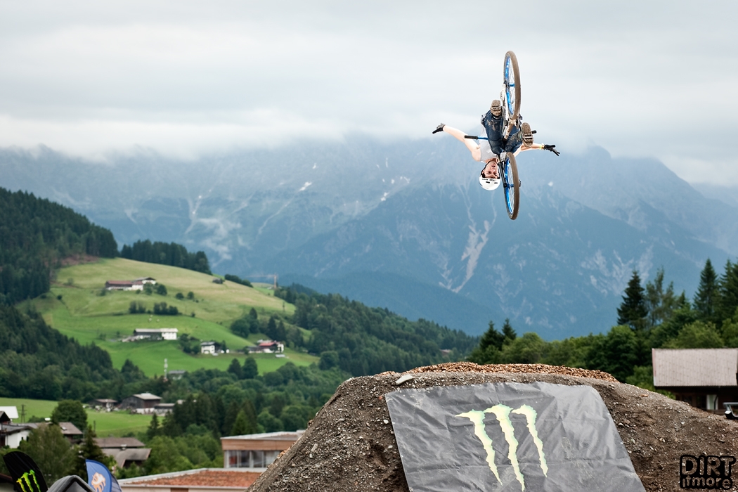 mehdi-frontplip-nohander-2